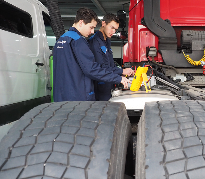 Studenten basis technicus voertuigen en mobiele werktuigen