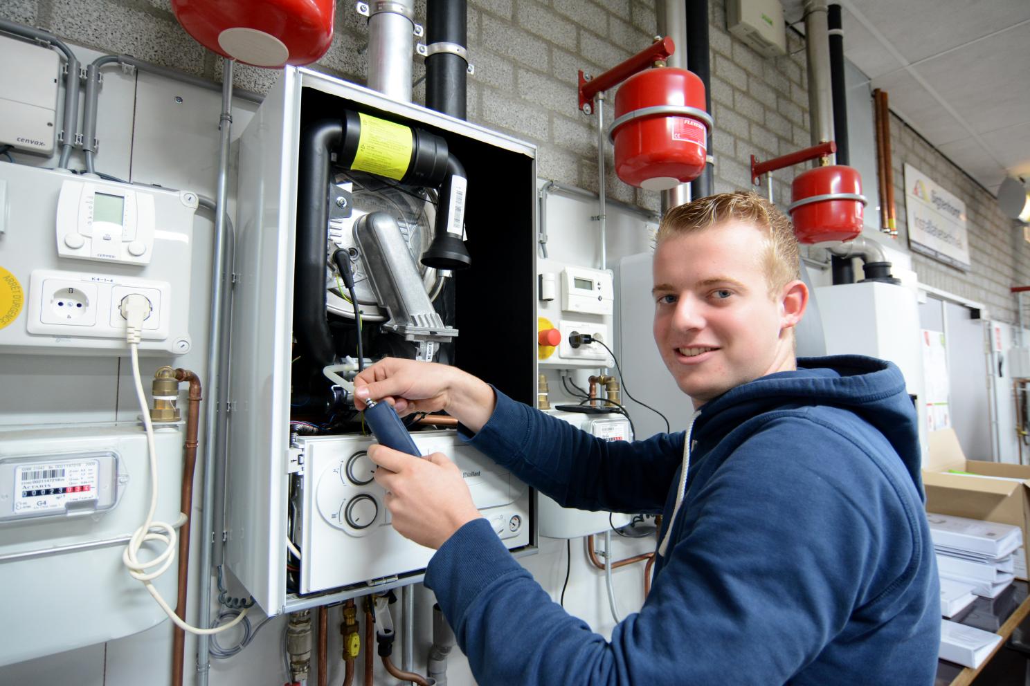 Student monteur werktuigkundige installaties