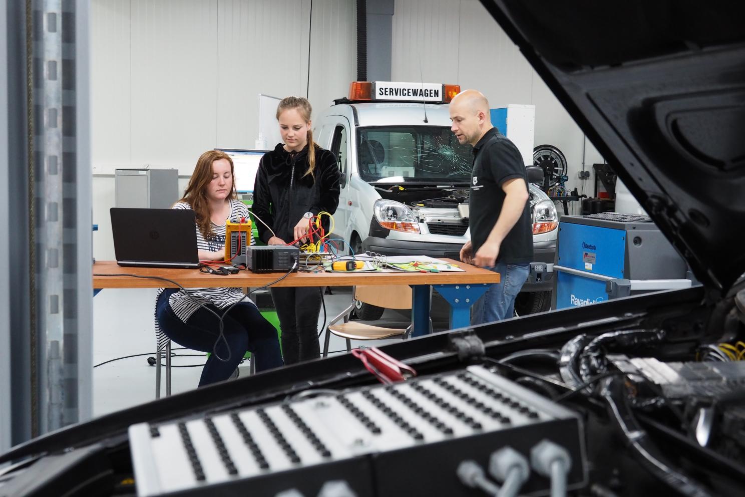 Studenten allround technicus voertuigen en mobiele werktuigen