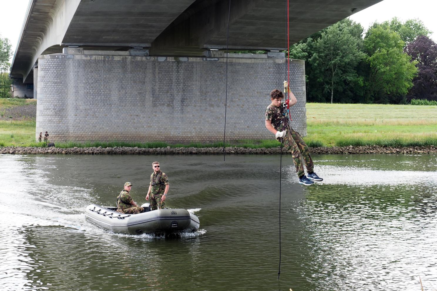 Student aankomend onderofficier grondoptreden