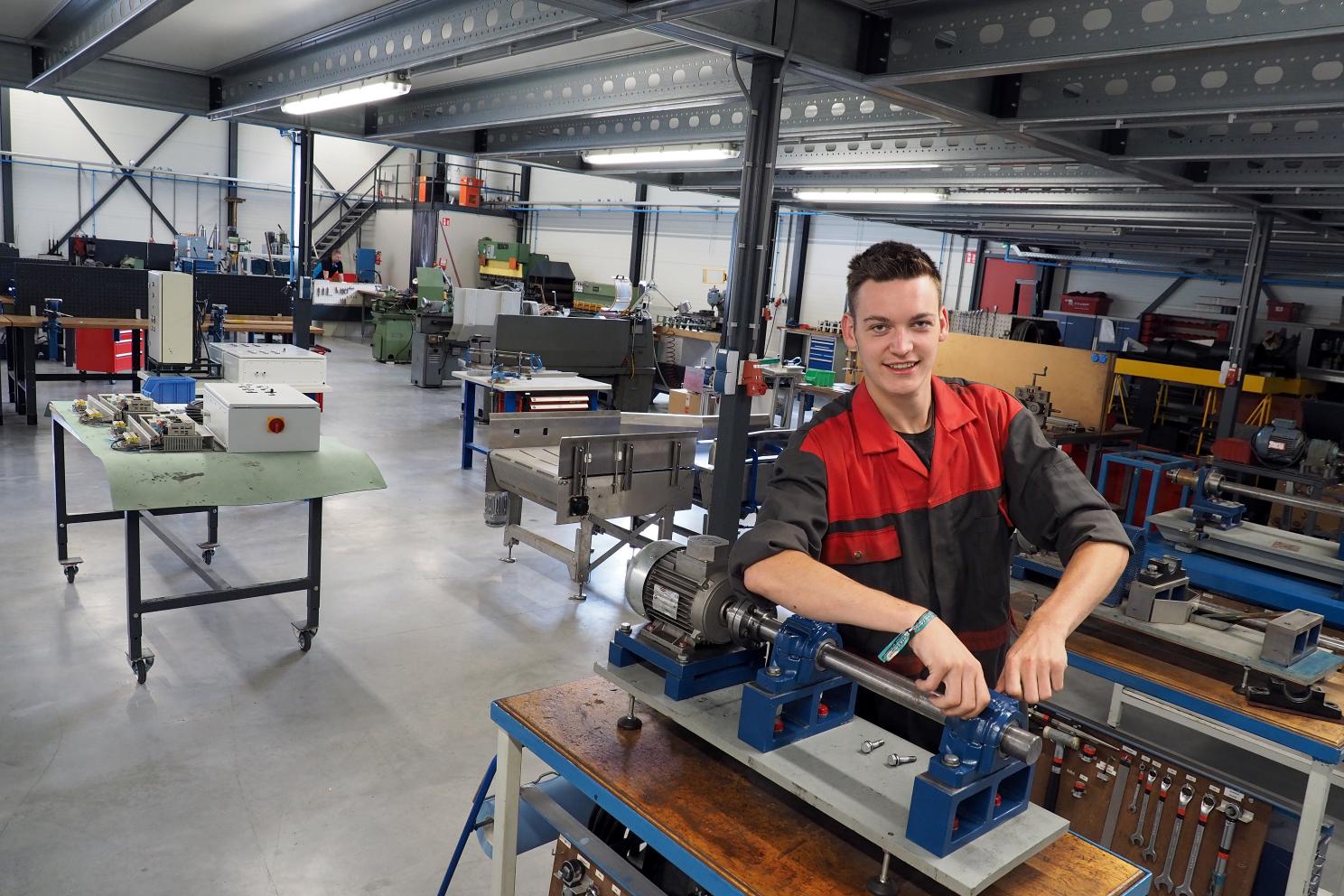 Student eerste monteur mechatronica