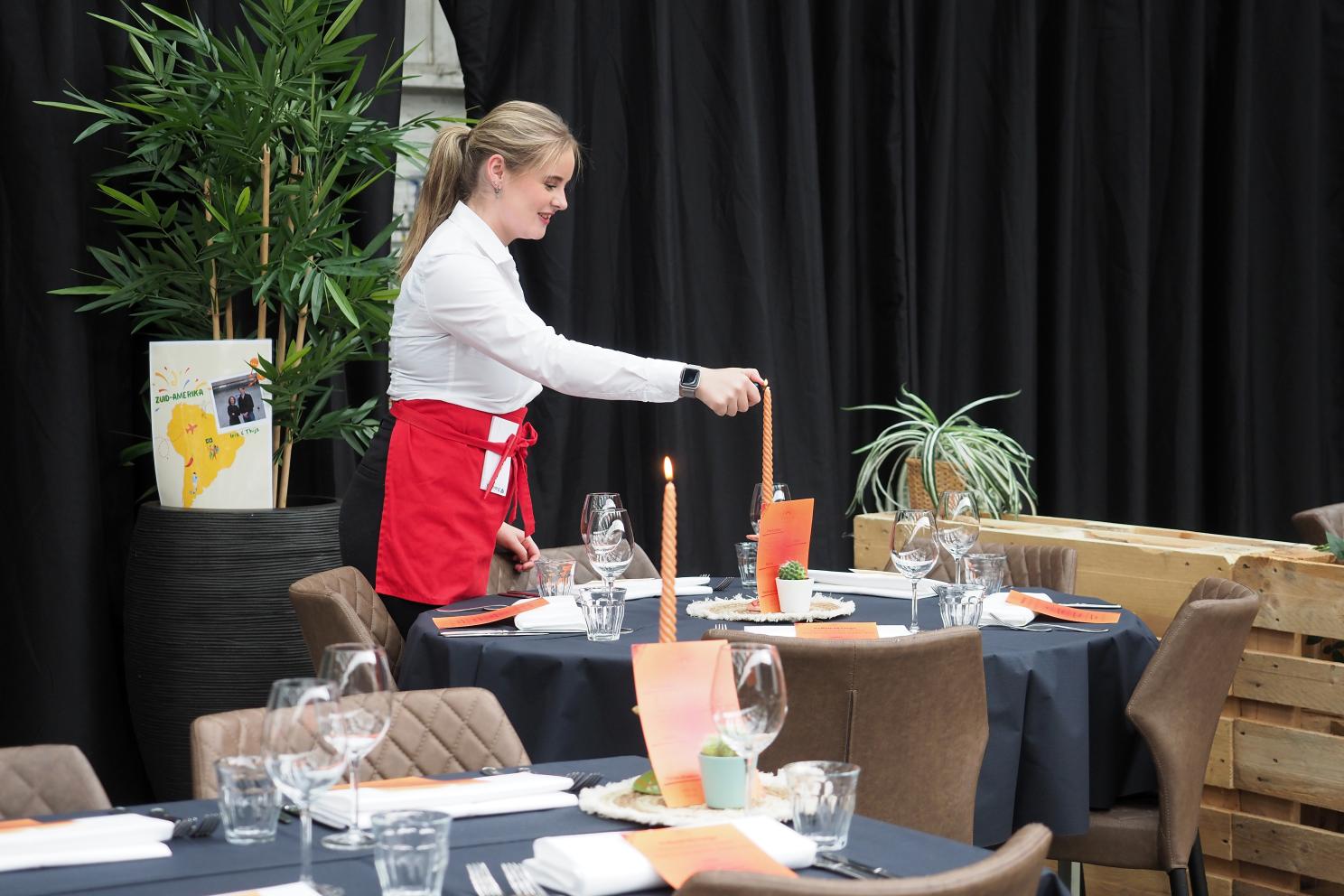 Student zelfstandig werkend gastheer/-vrouw