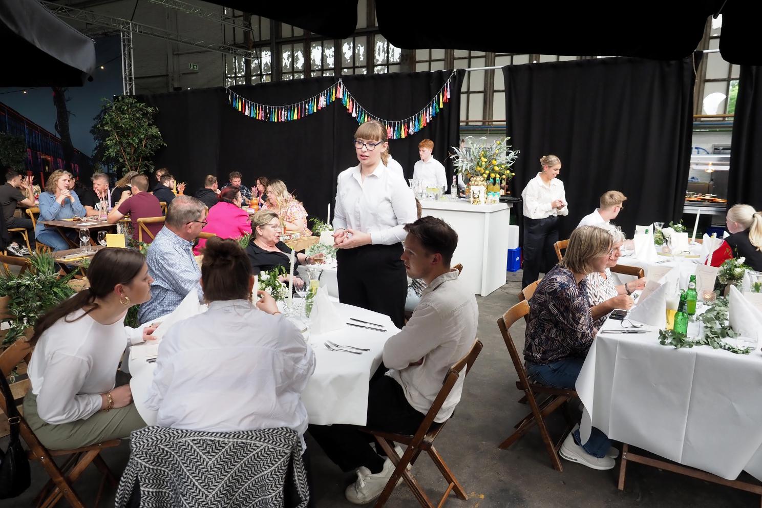 Student zelfstandig werkend gastheer/-vrouw